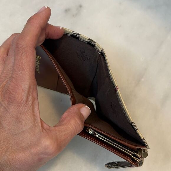 Burberry Vintage Haymarket Check Knight Insignia Bifold Wallet - HTF - Picture 15 of 16